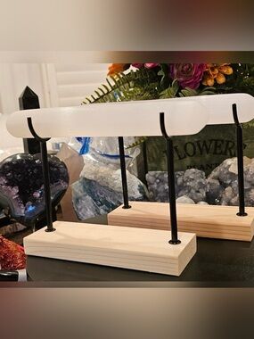 Selenite Bracelet Stand and cleanser 7.2" x 5.0"